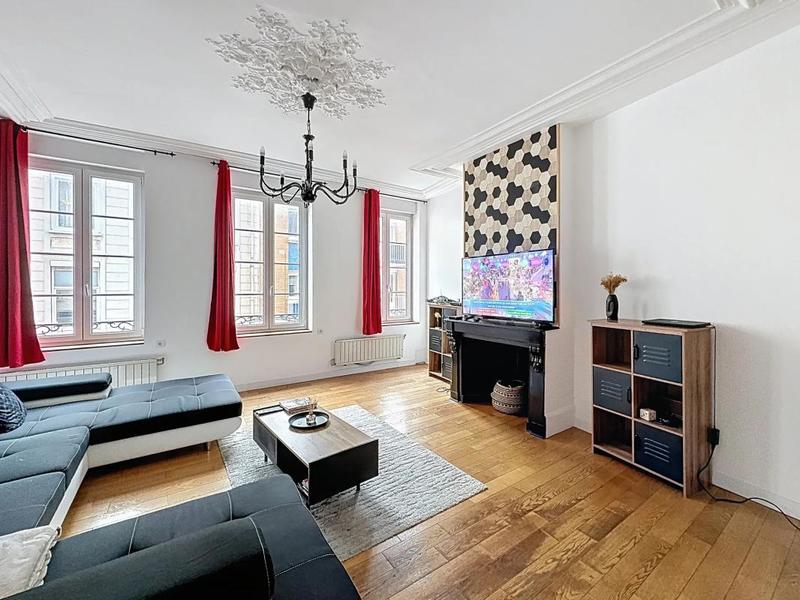 Appartement - 300 m² - 13 pièces