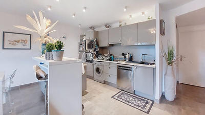 Appartement - 80 m² - 3 pièces