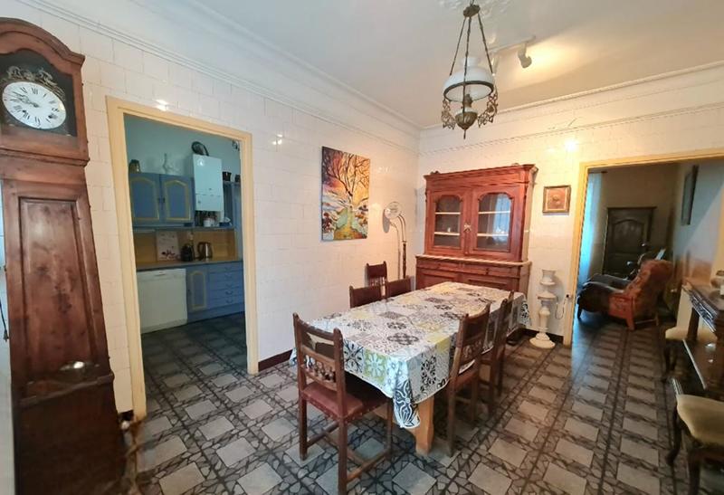 Maison - 197 m² - 8 pièces