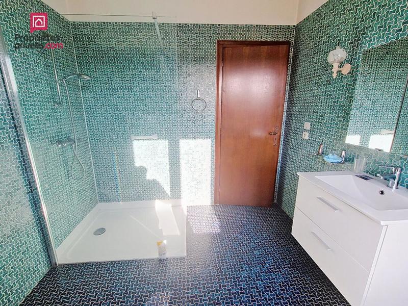 Maison - 180 m² - 8 pièces