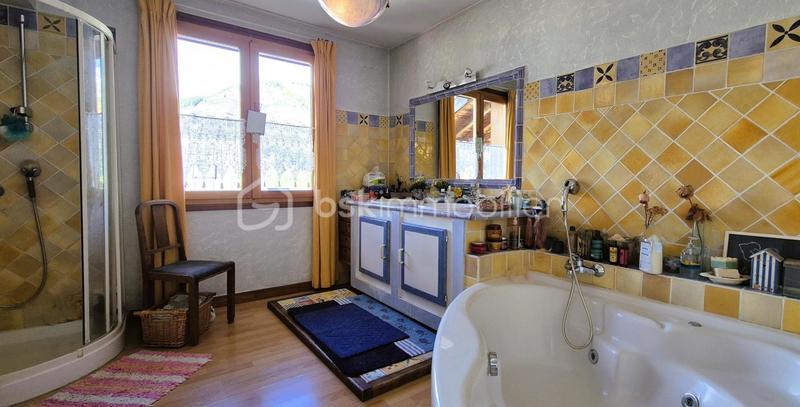 Châlet - 197 m² - 8 pièces