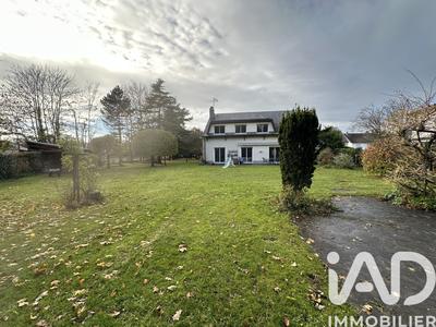 Maison - 268 m² - 9 pièces