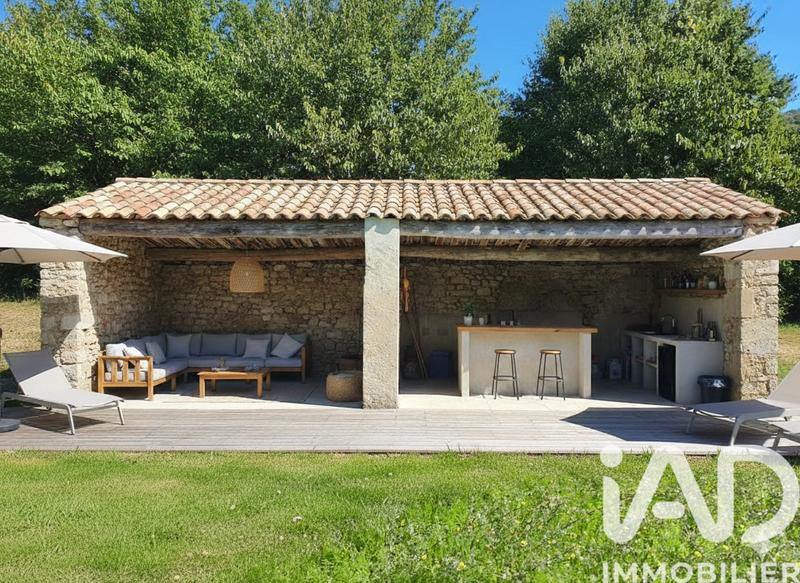 Maison - 230 m² - 7 pièces