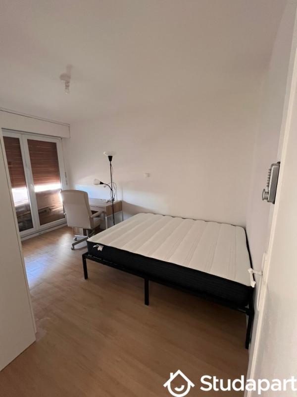 Chambre - 12 m² - 1 pièce