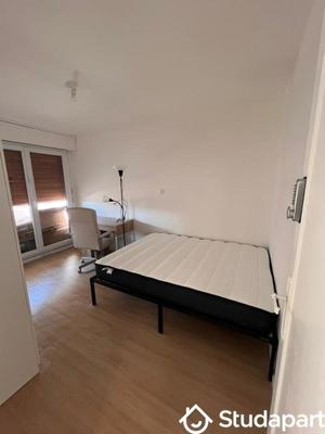 Chambre - 12 m² - 1 pièce