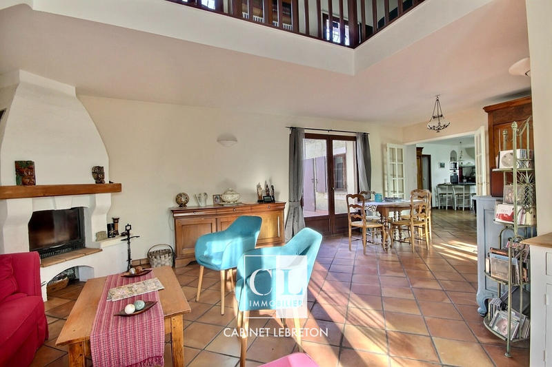 Villa - 419 m² - 6 pièces