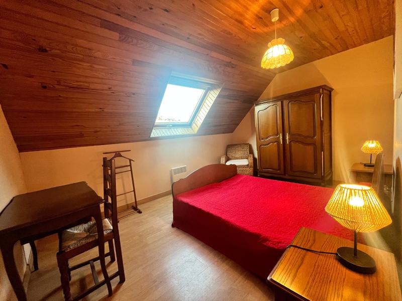 Maison - 211 m² - 11 pièces