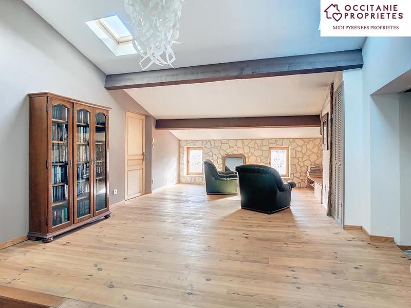 Maison de village - 238 m² - 9 pièces