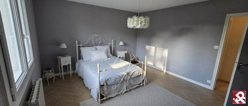 Maison - 320 m² - 7 pièces