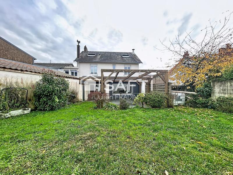 Maison - 266 m² - 11 pièces