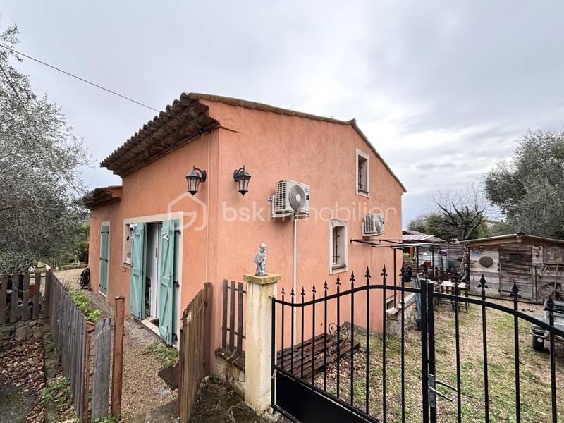 Maison - 200 m² - 6 pièces