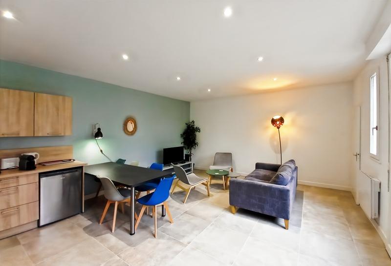 Maison - 328 m² - 15 pièces