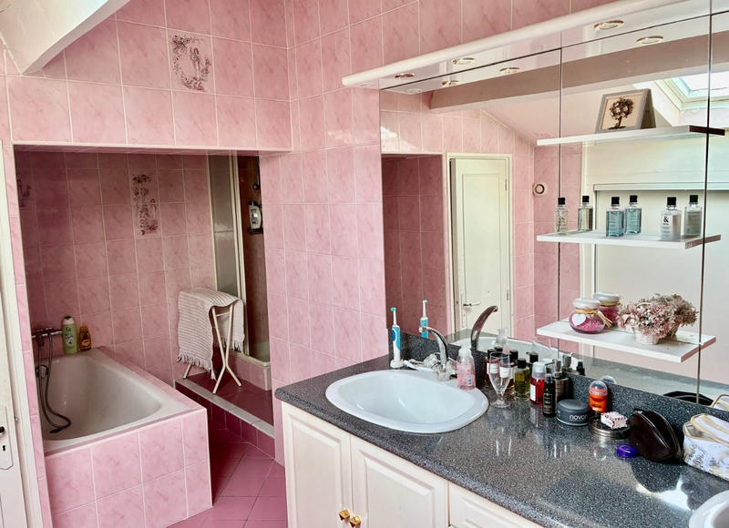 Maison - 250 m² - 7 pièces