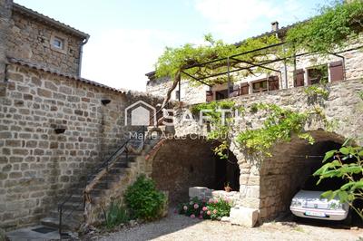 Maison - 210 m² - 8 pièces