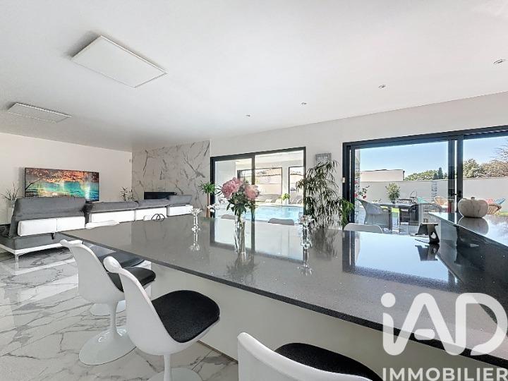 Maison - 259 m² - 5 pièces