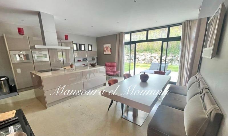 Maison - 160 m² - 5 pièces