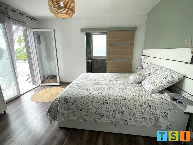 Maison - 223 m² - 8 pièces