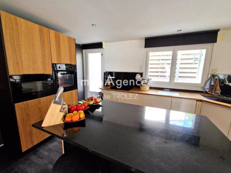 Maison - 189 m² - 6 pièces