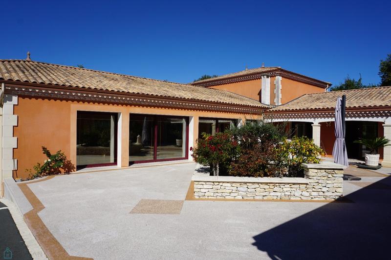 Maison d'architecte - 480 m² - 8 pièces