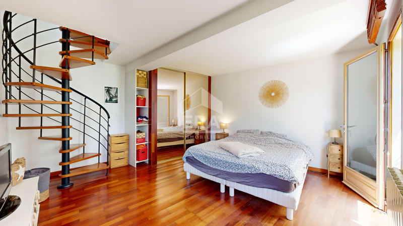 Appartement - 140 m² - 3 pièces