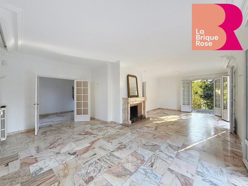 Maison - 180 m² - 8 pièces