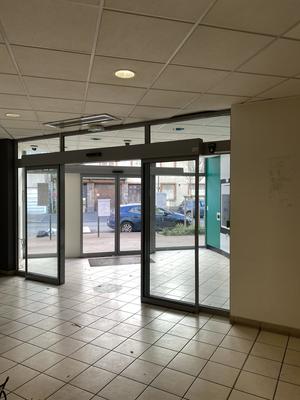 Local commercial - 207 m² - 4 pièces