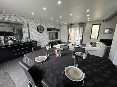 Maison - 160 m² - 8 pièces