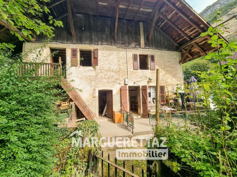 Maison de village - 220 m² - 8 pièces