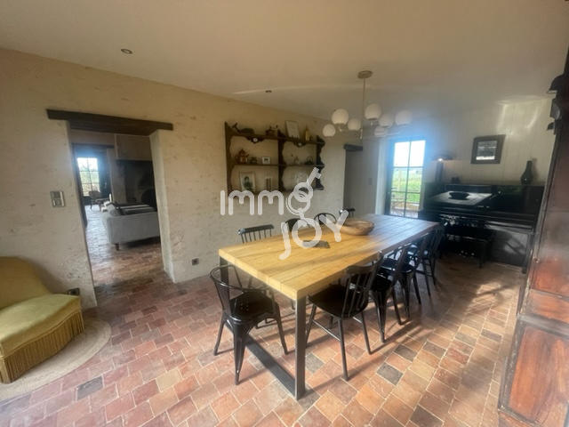 Propriété - 250 m² - 9 pièces