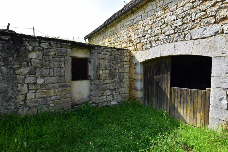 Maison - 326 m² - 3 pièces