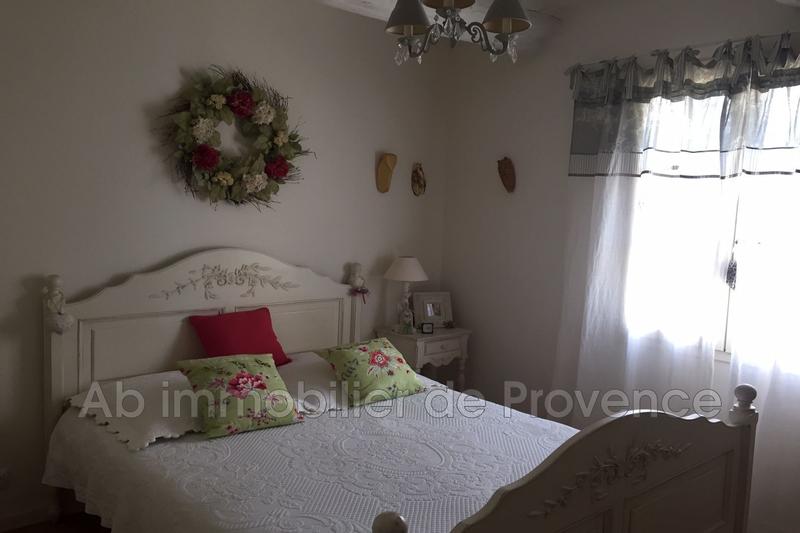 Propriété - 253 m² - 10 pièces