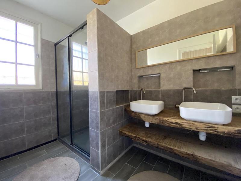 Maison - 140 m² - 8 pièces