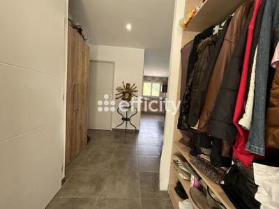 Villa - 186 m² - 9 pièces