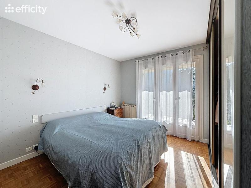 Pavillon - 226 m² - 6 pièces