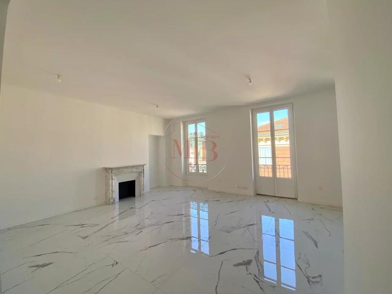 Appartement - 90 m² - 3 pièces