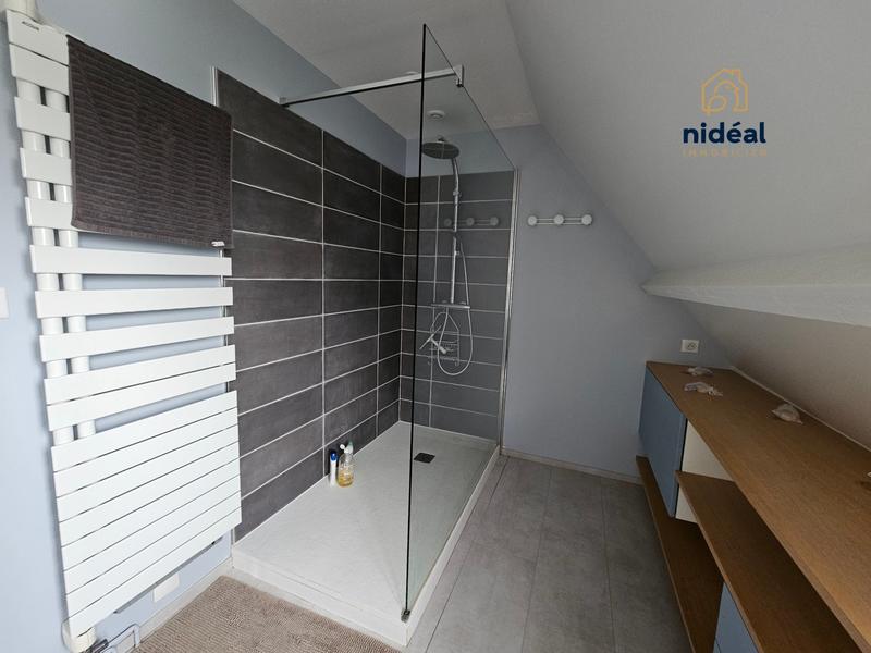 Maison - 201 m² - 7 pièces