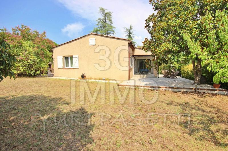 Villa - 1 365 m² - 5 pièces