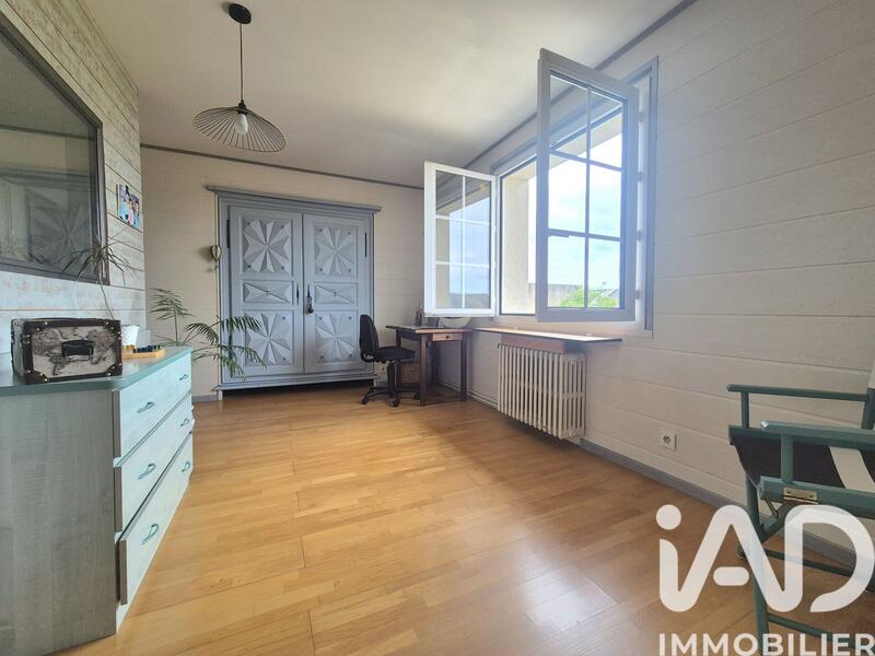 Maison - 180 m² - 7 pièces