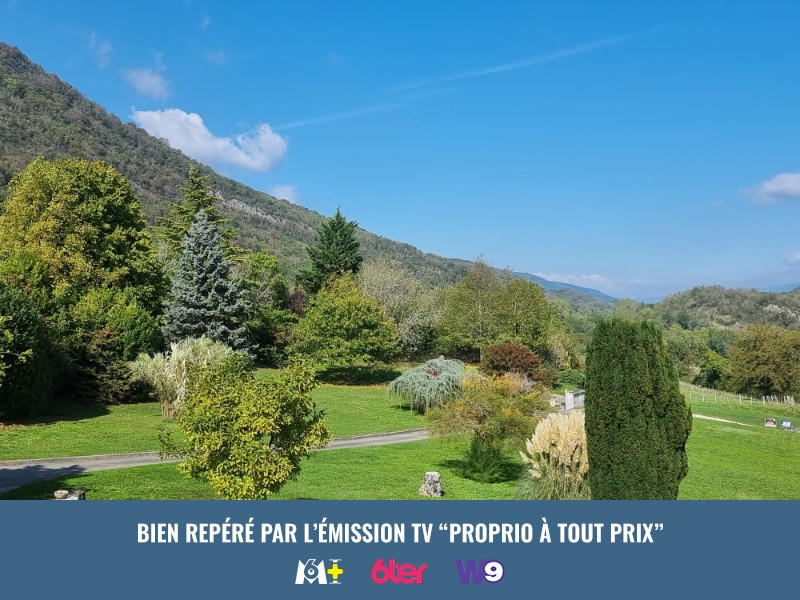 Maison - 238 m² - 9 pièces