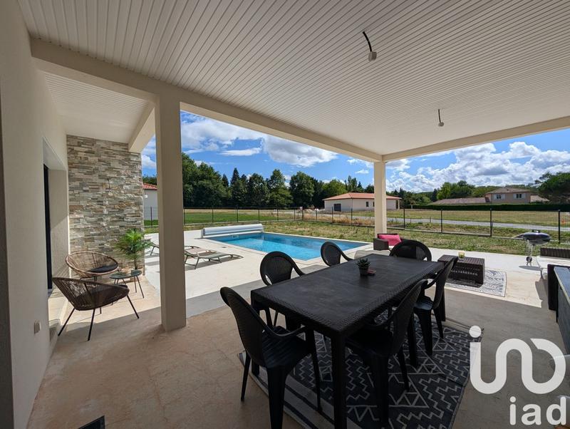 Maison - 237 m² - 8 pièces