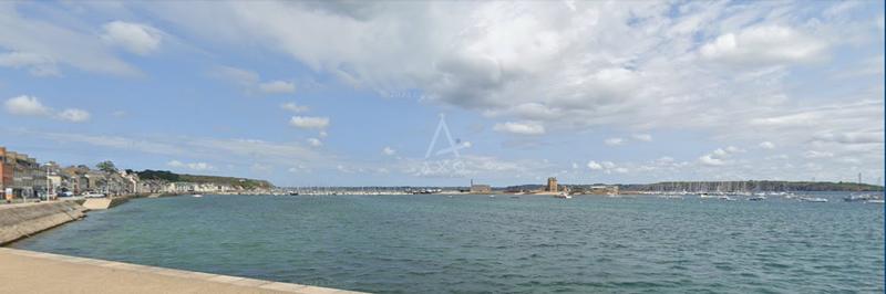 Maison - 350 m² - 1 pièce