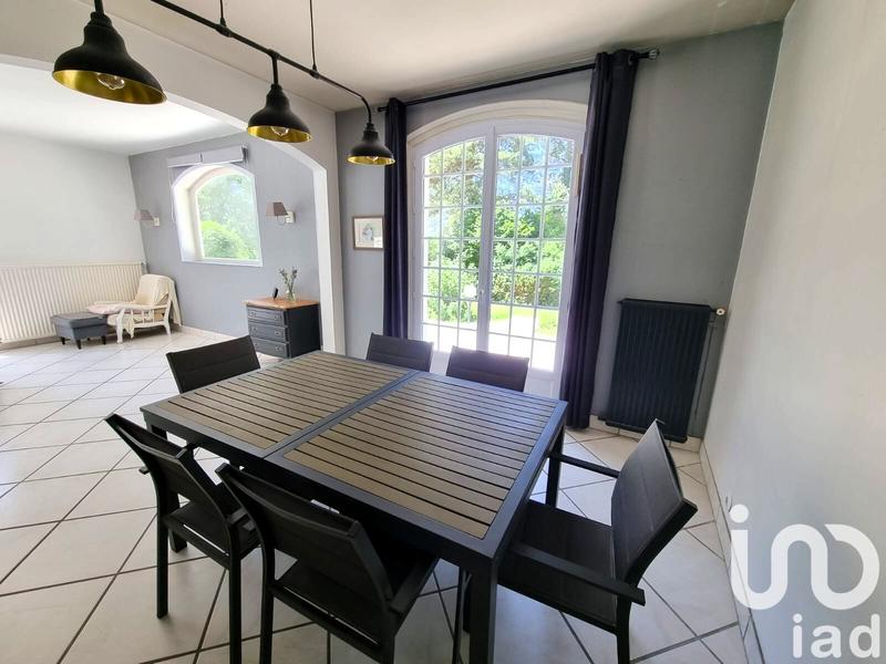 Maison - 220 m² - 9 pièces