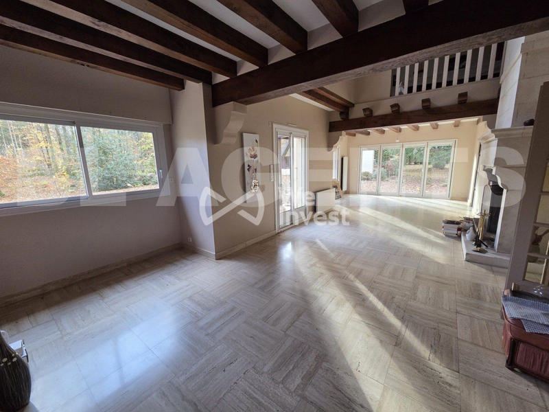 Maison - 213 m² - 7 pièces