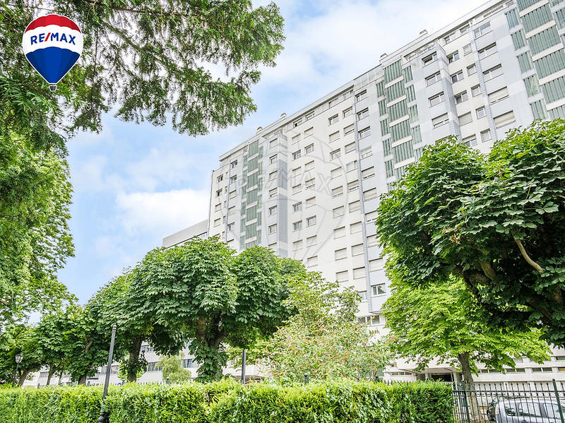 Appartement - 90 m² - 4 pièces