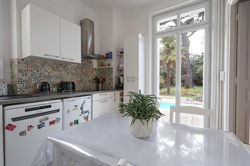 Maison - 184 m² - 8 pièces