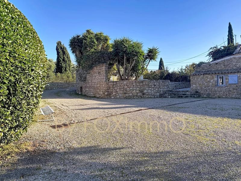 Propriété - 344 m² - 7 pièces