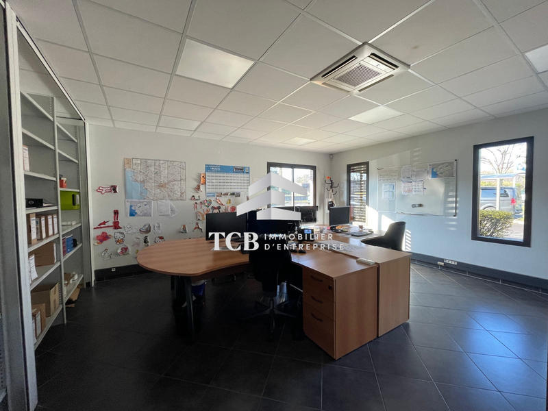 Bureau - 487 m²