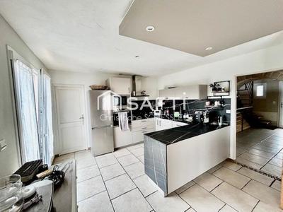 Maison - 202 m² - 7 pièces