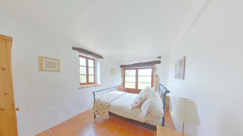 Maison - 246 m² - 9 pièces