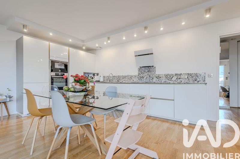 Appartement - 97 m² - 4 pièces